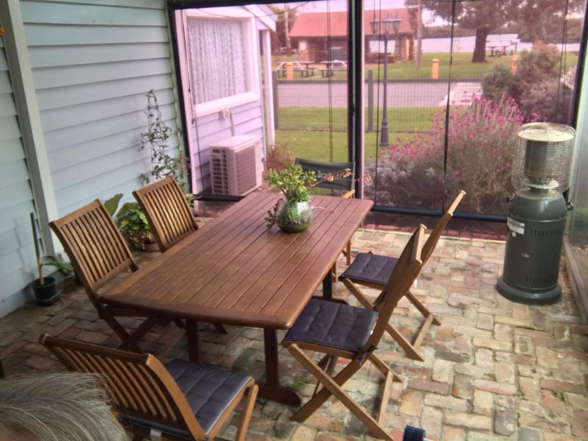 That Seaside Cottage - Fully Equipped Home, 4 Bedrooms On The Foreshore Tooradin المظهر الخارجي الصورة